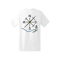 Camiseta Nómadas 24/7 blanca vista trasera con brújula