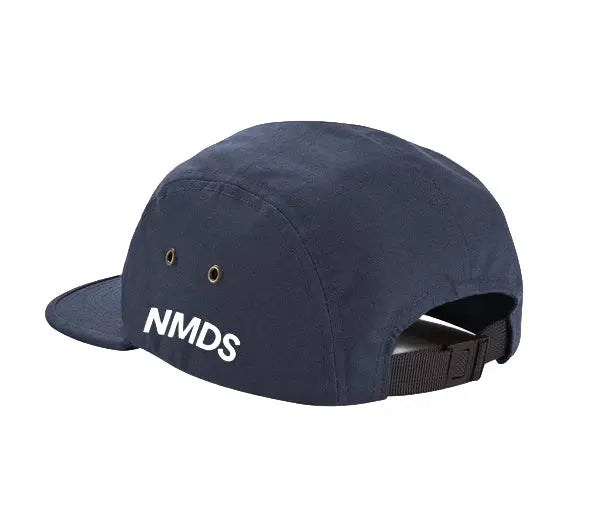 Gorra NMDS azul marino 5 paneles vista trasera