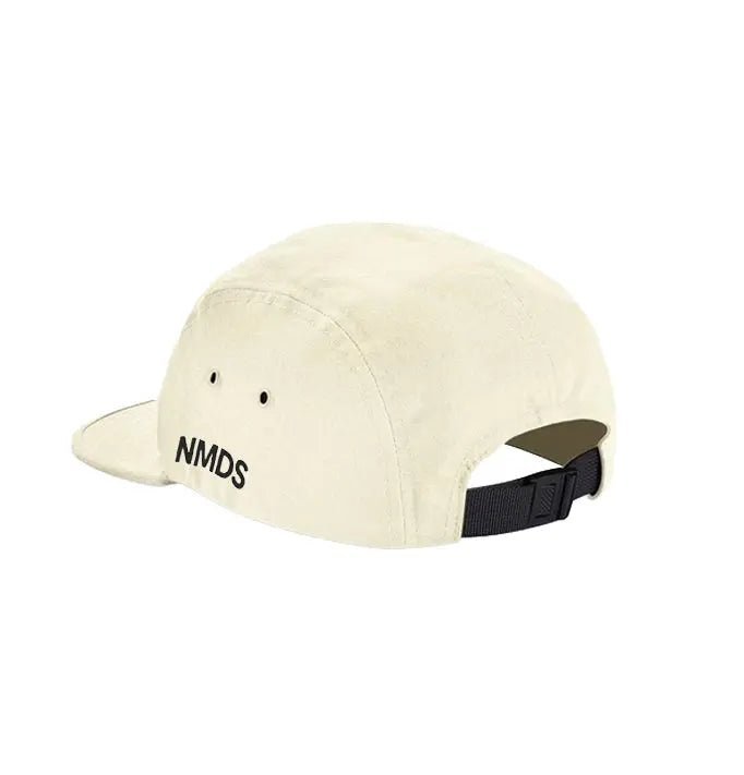 Gorra NMDS beige 5 paneles vista trasera 