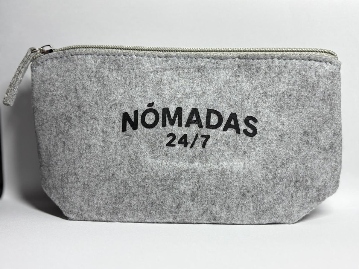 Neceser NMDS 24/7 gris con logotipo frontal