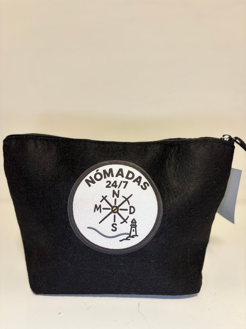 Neceser NMDS 24/7 negro tamaño M con diseño de brújula